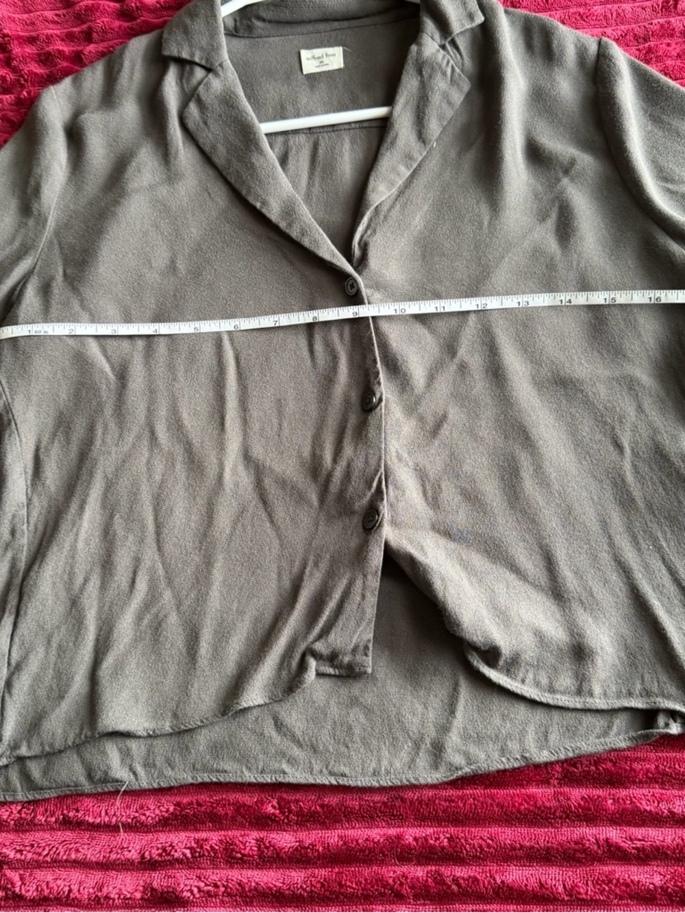 Aritzia Wilfred Taupe Button-Up Short Sleeve Top - Picture 6 of 9